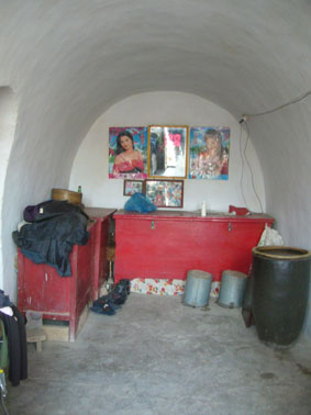 �۸G�ă�(n��i)���Y(ji��)��(g��u)��һ������׸G��һ����˯����һ�����N������s����gһ�מ�͏d��