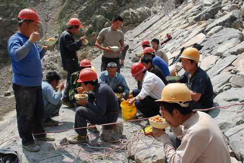 �L(f��ng)��¶��