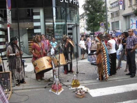 盧森堡文化節(jié)一角土著人表演